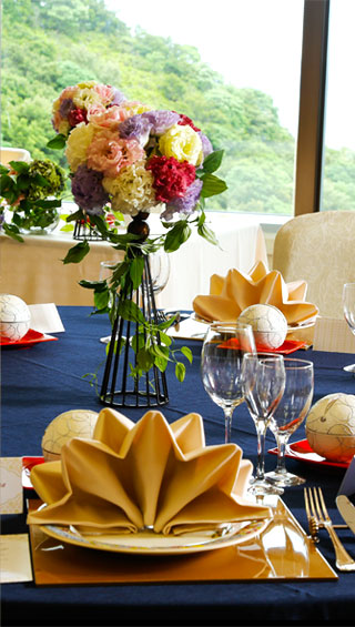 Banquet 色とりどりの花のような美しい会場コーディネート
